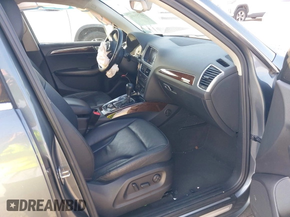 2012 Audi Q5 3.2L Premium Plus with VIN WA1DKAFP2CA038361, listed as a IAAI auction lot 41758998 with 197,505 mi miles. Bid and sale history available at carsss.com. Image 5.