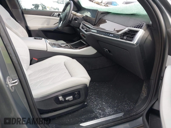 2024 BMW X5 xDrive50e with VIN 5UX43EU05R9S32424, listed as a IAAI auction lot 41622605 with 24,586 mi miles. Bid and sale history available at carsss.com. Image 5.