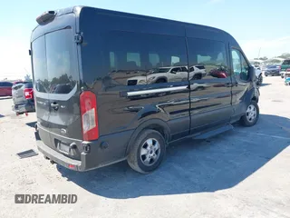 2019 Ford Transit Passenger XL z VIN 1FBAX2CG4KKA76658, wystawiony jako IAAI lot #41859748 z przebiegiem 155 033 mil mil oraz . Historia ofert i sprzedaży dostępna na DreamBid. Obrazek 4.