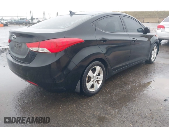 2013 Hyundai Elantra GLS z VIN 5NPDH4AE5DH333816, wystawiony jako IAAI lot #41213434 z przebiegiem 151 085 mil mil oraz . Historia ofert i sprzedaży dostępna na DreamBid. Obrazek 4.