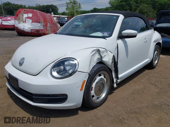 2015 Volkswagen Beetle Classic с VIN 3VW517AT4FM809038, выставлен на аукционе IAAI как лот 42621859 с пробегом 106 118 миль миль и . История ставок и продаж доступна на DreamBid. Изображение 18.