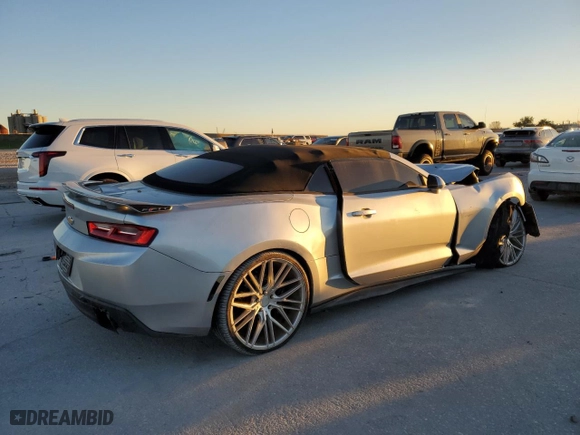 2017 Chevrolet Camaro 1SS with VIN 1G1FF3D77H0166005, listed as a Copart auction lot 83653304 with 0 mi miles and Salvage Title. Bid and sale history available at carsss.com. Image 3.