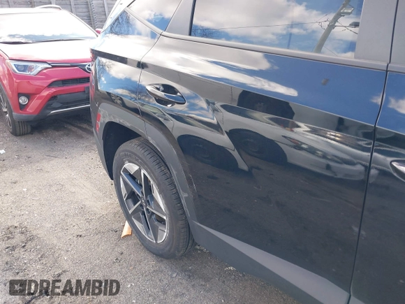 2025 Hyundai Tucson SEL with VIN 3KMJBCDE1SE002692, listed as a IAAI auction lot 41882287 with 5,774 mi miles and . Bid and sale history available at carsss.com. Image 6.