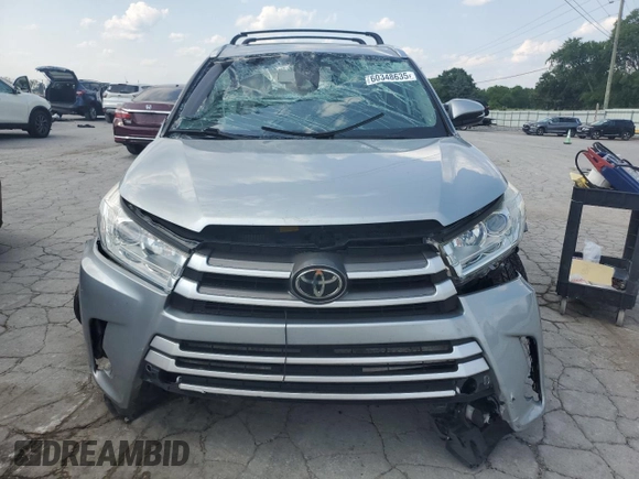 2018 Toyota Highlander SE with VIN 5TDJZRFH1JS527037, listed as a Copart auction lot 60348635 with 56,207 mi miles and Salvage title. Bid and sale history available at DreamBid. Image 5.
