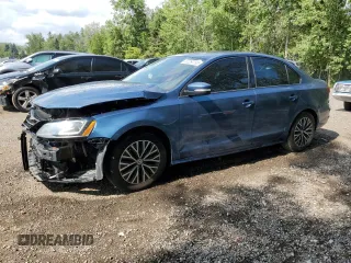 2016 Volkswagen Jetta SE with VIN 3VWD07AJ8GM352670, listed as a Copart auction lot 62394195 with 182,293 mi miles and Salvage title. Bid and sale history available at DreamBid. Image 1.