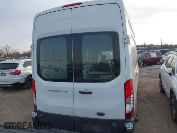 2017 Ford Transit z VIN 1FTYR3XM5HKA61086, wystawiony jako IAAI lot #41408510 z przebiegiem 163 059 mil mil oraz . Historia ofert i sprzedaży dostępna na DreamBid. Obrazek 16.