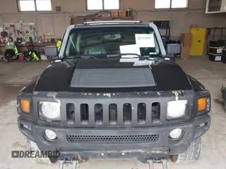 2006 Hummer H3 with VIN 5GTDN136268164216, listed as a IAAI auction lot 42131047 with 218,659 mi miles. Bid and sale history available at carsss.com. Image 6.