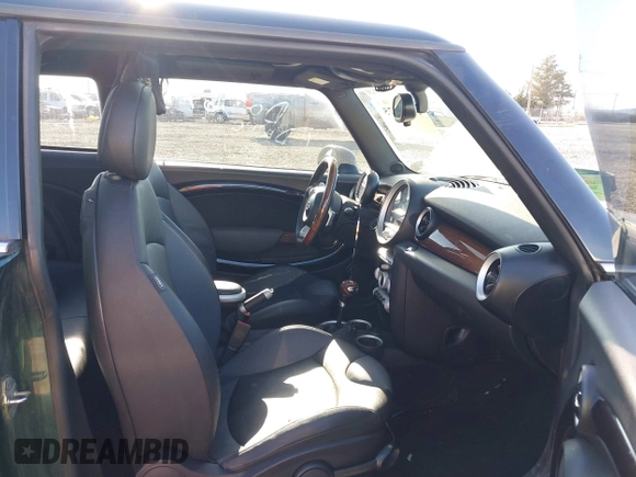 2008 MINI Hardtop with VIN WMWMF33518TT64881, listed as a IAAI auction lot 41692875 with 152,380 mi miles and . Bid and sale history available at DreamBid. Image 5.