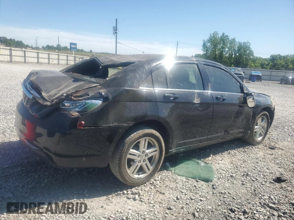 2013 Chrysler 200 LX z VIN 1C3CCBAB4DN586750, wystawiony jako Copart lot #58022225 z przebiegiem 165 631 mil mil oraz Szkoda całkowita • Salvage title. Historia ofert i sprzedaży dostępna na DreamBid. Obrazek 3.
