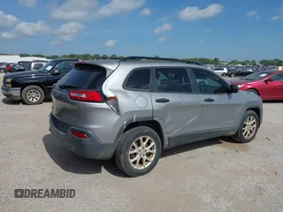 2016 Jeep Cherokee Sport z VIN 1C4PJLAB3GW230328, wystawiony jako IAAI lot #42567276 z przebiegiem 99 125 mil mil oraz . Historia ofert i sprzedaży dostępna na DreamBid. Obrazek 4.