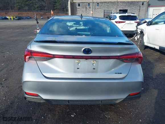 2022 Toyota Avalon Hybrid XSE Nightshade with VIN 4T1EA1AB3NU015824, listed as a IAAI auction lot 40835420 with NaN miles. Bid and sale history available at carsss.com. Image 16.