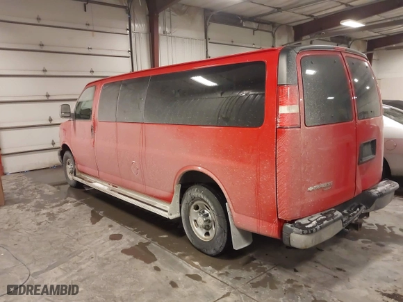2013 Chevrolet Express Passenger 1LT with VIN 1GAZG1FA2D1178476, listed as a IAAI auction lot 41572423 with 188,369 mi miles. Bid and sale history available at carsss.com. Image 3.