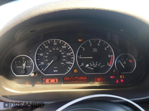 2003 BMW 3 Series 325i with VIN WBAEV33443KL59395, listed as a Copart auction lot 53683815 with 255,171 mi miles and Non Repairable. Bid and sale history available at DreamBid. Image 9.