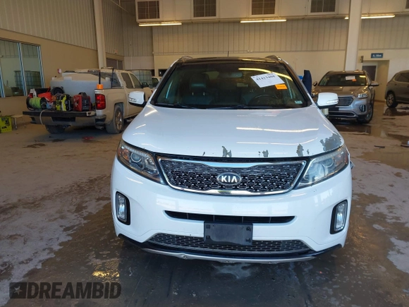 2014 Kia Sorento SX Limited with VIN 5XYKWDA72EG438837, listed as a IAAI auction lot 41413408 with 180,904 mi miles. Bid and sale history available at carsss.com. Image 12.
