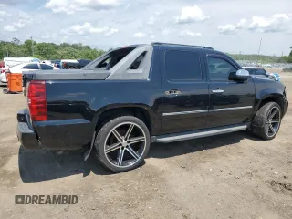 2011 Chevrolet Avalanche LTZ z VIN 3GNTKGE32BG122626, wystawiony jako Copart lot #60570945 z przebiegiem 207 406 mil mil oraz Czysty tytuł • Clean title. Historia ofert i sprzedaży dostępna na DreamBid. Obrazek 3.