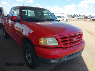 2003 Ford F-150 XL z VIN 1FTRX18W53NB36598, wystawiony jako IAAI lot #42352563 z przebiegiem 107 653 mil mil oraz . Historia ofert i sprzedaży dostępna na DreamBid. Obrazek 1.