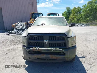 2014 Ram 2500 Tradesman z VIN 3C6TR5CT7EG186099, wystawiony jako IAAI lot #42317585 z przebiegiem 309 687 mil mil oraz . Historia ofert i sprzedaży dostępna na DreamBid. Obrazek 12.