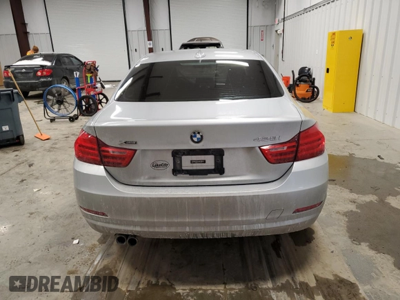 2014 BMW 4 Series 428i xDrive z VIN WBA3N9C53EF721523, wystawiony jako Copart lot #43892295 z przebiegiem 159 429 mil mil oraz Szkoda całkowita • Salvage title. Historia ofert i sprzedaży dostępna na DreamBid. Obrazek 6.