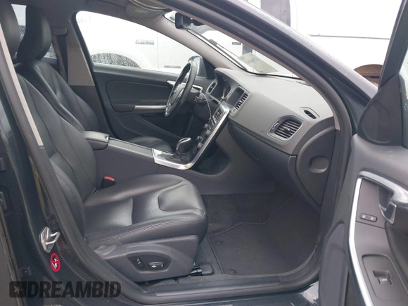 2015 Volvo V60 T5 Drive-E Premier with VIN YV126MEB5F1208042, listed as a IAAI auction lot 41794064 with 118,872 mi miles. Bid and sale history available at carsss.com. Image 5.