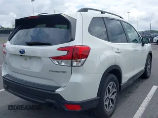 2019 Subaru Forester Premium with VIN JF2SKAEC5KH564387, listed as a IAAI auction lot 39915371 with 57,331 mi miles. Bid and sale history available at carsss.com. Image 4.