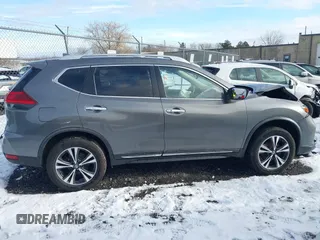 2017 Nissan Rogue SL with VIN JN8AT2MV7HW271485, listed as a IAAI auction lot 41100772 with 106,965 mi miles. Bid and sale history available at carsss.com. Image 14.