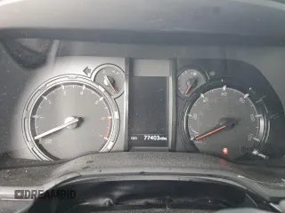 2021 Toyota 4Runner SR5 z VIN JTEMU5JR4M5917821, wystawiony jako Copart lot #51359905 z przebiegiem 77 403 mil mil oraz Szkoda całkowita • Salvage title. Historia ofert i sprzedaży dostępna na DreamBid. Obrazek 9.