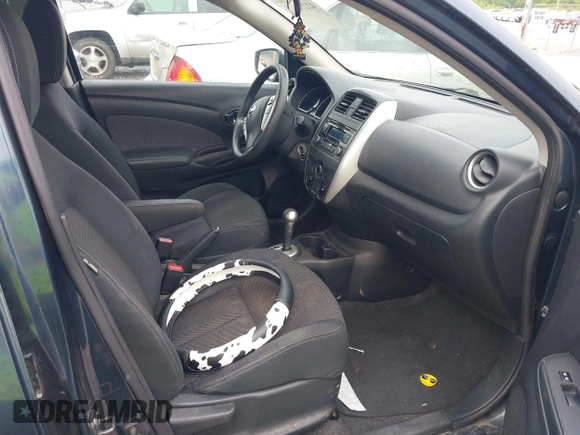 2016 Nissan Versa SV z VIN 3N1CN7AP3GL802075, wystawiony jako IAAI lot #42272359 z przebiegiem 163 144 mil mil oraz . Historia ofert i sprzedaży dostępna na DreamBid. Obrazek 5.