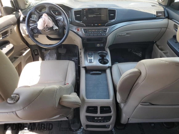 2021 Honda Pilot EX-L z VIN 5FNYF5H58MB015609, wystawiony jako Copart lot #55994845 z przebiegiem 70 190 mil mil oraz Nie do naprawy • Non repairable. Historia ofert i sprzedaży dostępna na DreamBid. Obrazek 8.