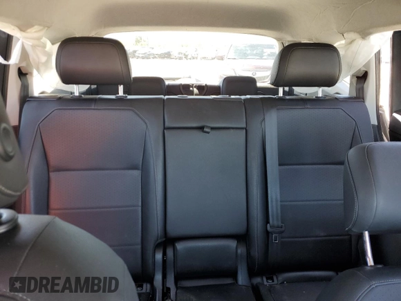 2020 Volkswagen Tiguan SE z VIN 3VV3B7AX9LM083040, wystawiony jako Copart lot #49855254 z przebiegiem 76 171 mil mil oraz Nie do naprawy • Non repairable. Historia ofert i sprzedaży dostępna na DreamBid. Obrazek 10.