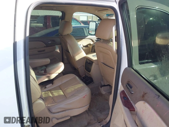 2014 GMC Yukon XL SLT with VIN 1GKS1KE00ER125405, listed as a IAAI auction lot 41609280 with 221,690 mi miles. Bid and sale history available at carsss.com. Image 8.