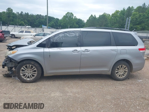 2012 Toyota Sienna XLE AAS с VIN 5TDYK3DC8CS276589, выставлен на аукционе IAAI как лот 42252242 с пробегом 221 618 миль миль и . История ставок и продаж доступна на DreamBid. Изображение 15.