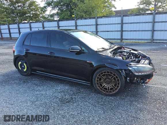 2015 Volkswagen GTI SE with VIN 3VW4T7AU9FM006613, listed as a Copart auction lot 72256364 with 133,851 mi miles and Clean Title. Bid and sale history available at DreamBid. Image 3.