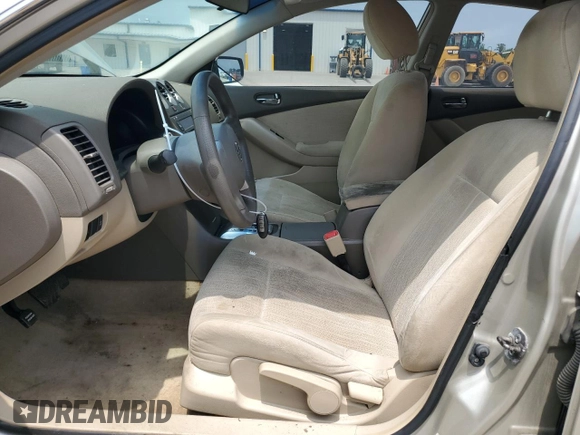 2010 Nissan Altima S z VIN 1N4AL2AP8AN506009, wystawiony jako Copart lot #57667145 z przebiegiem 130 915 mil mil oraz Szkoda całkowita • Salvage title. Historia ofert i sprzedaży dostępna na DreamBid. Obrazek 7.