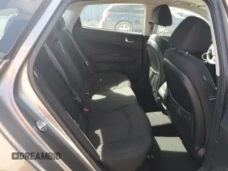 2017 Kia Optima LX z VIN 5XXGT4L37HG142309, wystawiony jako Copart lot #61533985 z przebiegiem 66 970 mil mil oraz Nie do naprawy • Non repairable. Historia ofert i sprzedaży dostępna na DreamBid. Obrazek 11.