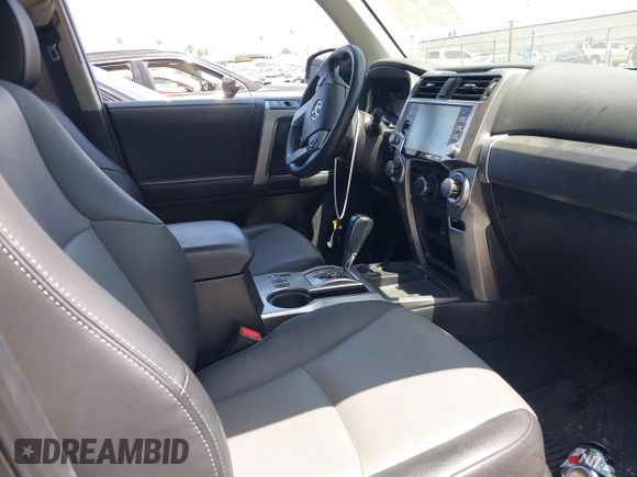 2020 Toyota 4Runner SR5 with VIN JTEZU5JRXL5219668, listed as a IAAI auction lot 42328511 with 99,970 mi miles and . Bid and sale history available at DreamBid. Image 5.
