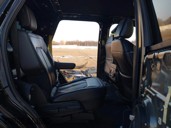 2021 Ford Expedition Limited z VIN 1FMJU2AT4MEA07535, wystawiony jako IAAI lot #41355229 z przebiegiem 89 347 mil mil oraz . Historia ofert i sprzedaży dostępna na DreamBid. Obrazek 8.