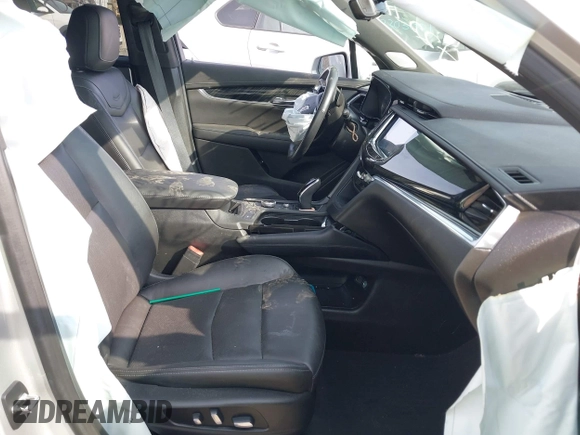 2020 Cadillac XT6 FWD Premium Luxury z VIN 1GYKPCRSXLZ136057, wystawiony jako IAAI lot #42211514 z przebiegiem 32 476 mil mil oraz . Historia ofert i sprzedaży dostępna na DreamBid. Obrazek 5.