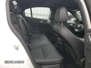 2024 Alfa Romeo Giulia Veloce z VIN ZARFAMBN4R7684973, wystawiony jako Copart lot #55316335 z przebiegiem 5175 mil mil oraz Tytuł czysty. Historia ofert i sprzedaży dostępna na DreamBid. Obrazek 10.