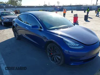 2020 Tesla Model 3 Performance z VIN 5YJ3E1ECXLF641945, wystawiony jako IAAI lot #41337826 z przebiegiem 53 336 mil mil oraz . Historia ofert i sprzedaży dostępna na DreamBid. Obrazek 6.