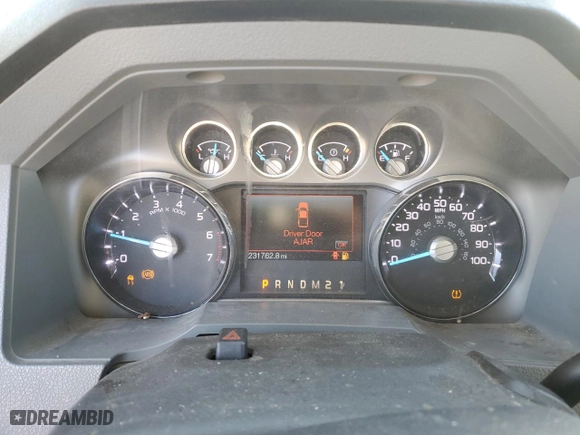 2015 Ford Super Duty F-350 SRW Lariat with VIN 1FT8X3B6XFEB85977, listed as a Copart auction lot 83745754 with 231,762 mi miles and Clean Title. Bid and sale history available at carsss.com. Image 9.