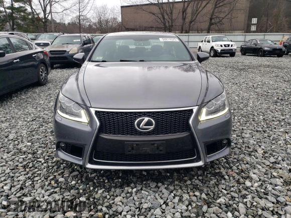 2013 Lexus LS 460 z VIN JTHCL5EF2D5016402, wystawiony jako Copart lot #50874525 z przebiegiem 104 131 mil mil oraz Czysty tytuł • Clean title. Historia ofert i sprzedaży dostępna na DreamBid. Obrazek 5.