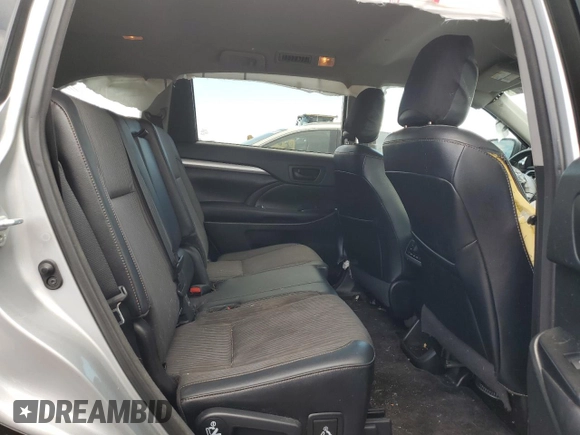 2017 Toyota Highlander LE z VIN 5TDBZRFH9HS436175, wystawiony jako Copart lot #58738425 z przebiegiem 142 786 mil mil oraz Szkoda całkowita • Salvage title. Historia ofert i sprzedaży dostępna na DreamBid. Obrazek 11.