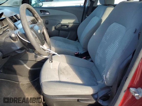 2012 Chevrolet Sonic LS z VIN 1G1JA6SH3C4128973, wystawiony jako Copart lot #87795975 z przebiegiem 100 178 mil mil oraz Czysty tytuł • Clean title. Historia ofert i sprzedaży dostępna na DreamBid. Obrazek 7.