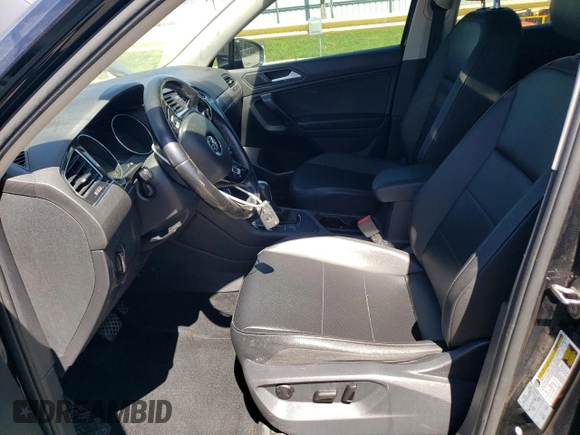 2019 Volkswagen Tiguan SE with VIN 3VV3B7AX8KM190398, listed as a Copart auction lot 53131985 with 75,805 mi miles and Salvage Title. Bid and sale history available at DreamBid. Image 7.