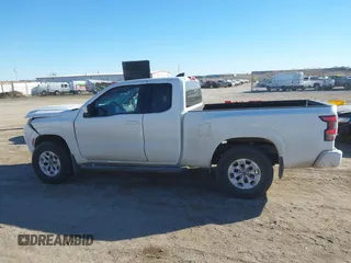 2024 Nissan Frontier SV z VIN 1N6ED1CM4RN651921, wystawiony jako IAAI lot #41684882 z przebiegiem 2 467 mil mil oraz . Historia ofert i sprzedaży dostępna na DreamBid. Obrazek 14.