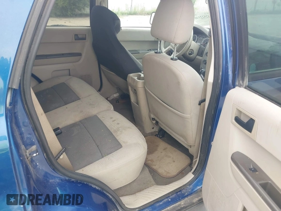2008 Ford Escape XLT z VIN 1FMCU031X8KB58668, wystawiony jako IAAI lot #42522146 z przebiegiem 244 528 mil mil oraz . Historia ofert i sprzedaży dostępna na DreamBid. Obrazek 8.