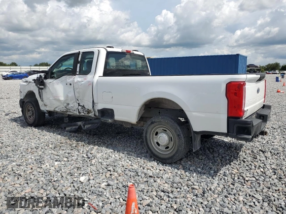 2023 Ford F-250 XL с VIN 1FT7X2BA4PEC40595, выставлен на аукционе Copart как лот 64612205 с пробегом 79 599 миль миль и Списание • Salvage title. История ставок и продаж доступна на DreamBid. Изображение 2.