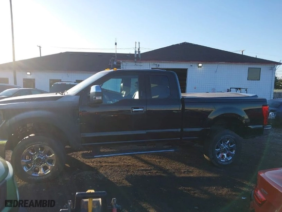 2018 Ford Super Duty F-250 SRW XL with VIN 1FT7X2B63JEC51297, listed as a IAAI auction lot 41860096 with 46,939 mi miles. Bid and sale history available at carsss.com. Image 15.