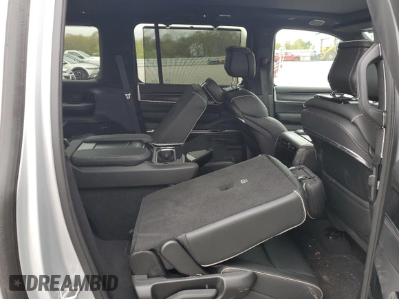 2024 Jeep Grand Wagoneer Series II with VIN 1C4SJSFP3RS150188, listed as a Copart auction lot 55256235 with 3,371 mi miles and Non repairable. Bid and sale history available at DreamBid. Image 11.