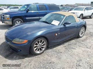 2004 BMW Z4 2.5i with VIN 4USBT33594LR68458, listed as a IAAI auction lot 41873219 with 113,587 mi miles. Bid and sale history available at carsss.com. Image 2.